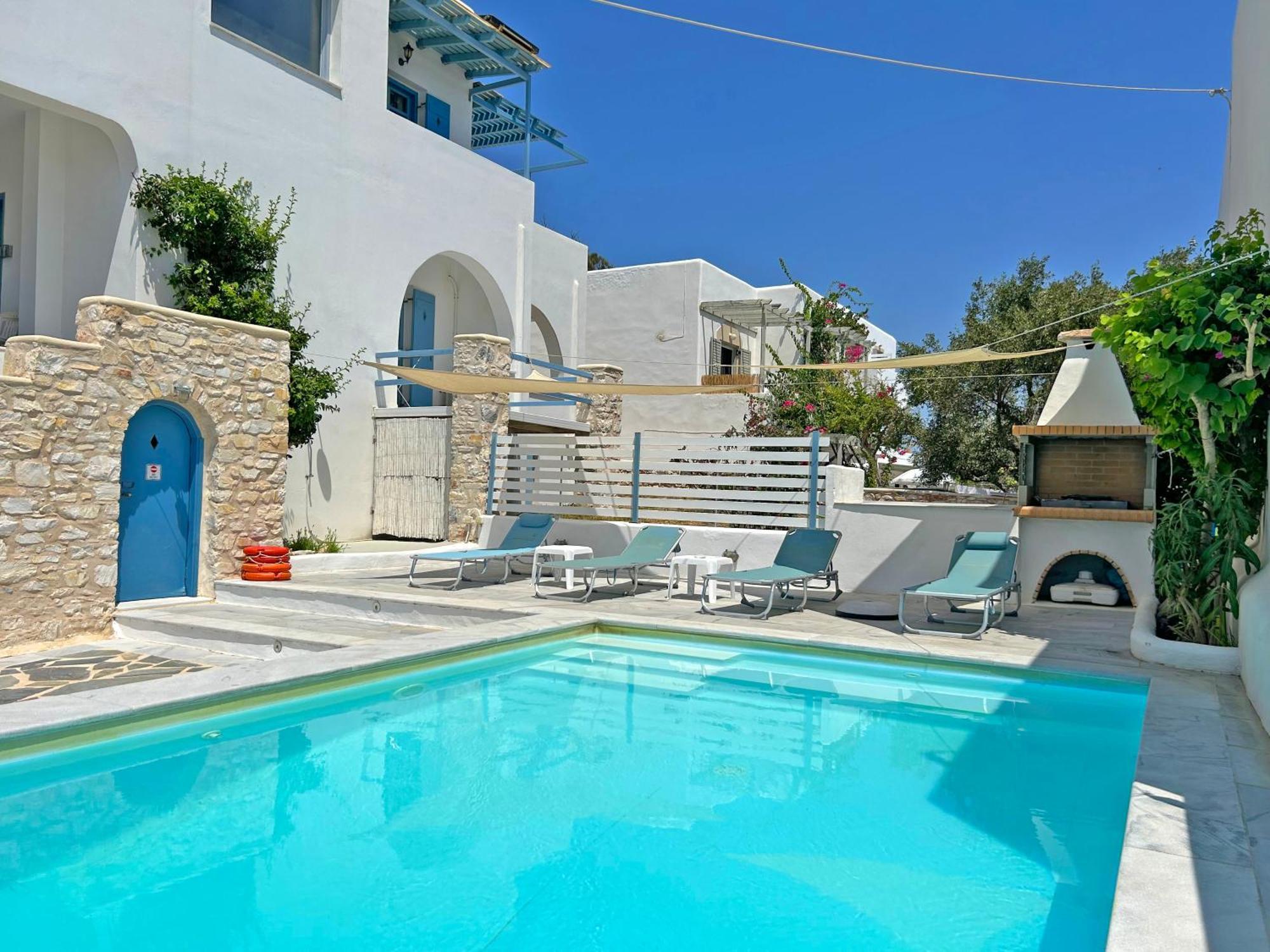 Villa Danae - Seaside Villa With Pool & Hot Tub Piso Livadi Exterior photo
