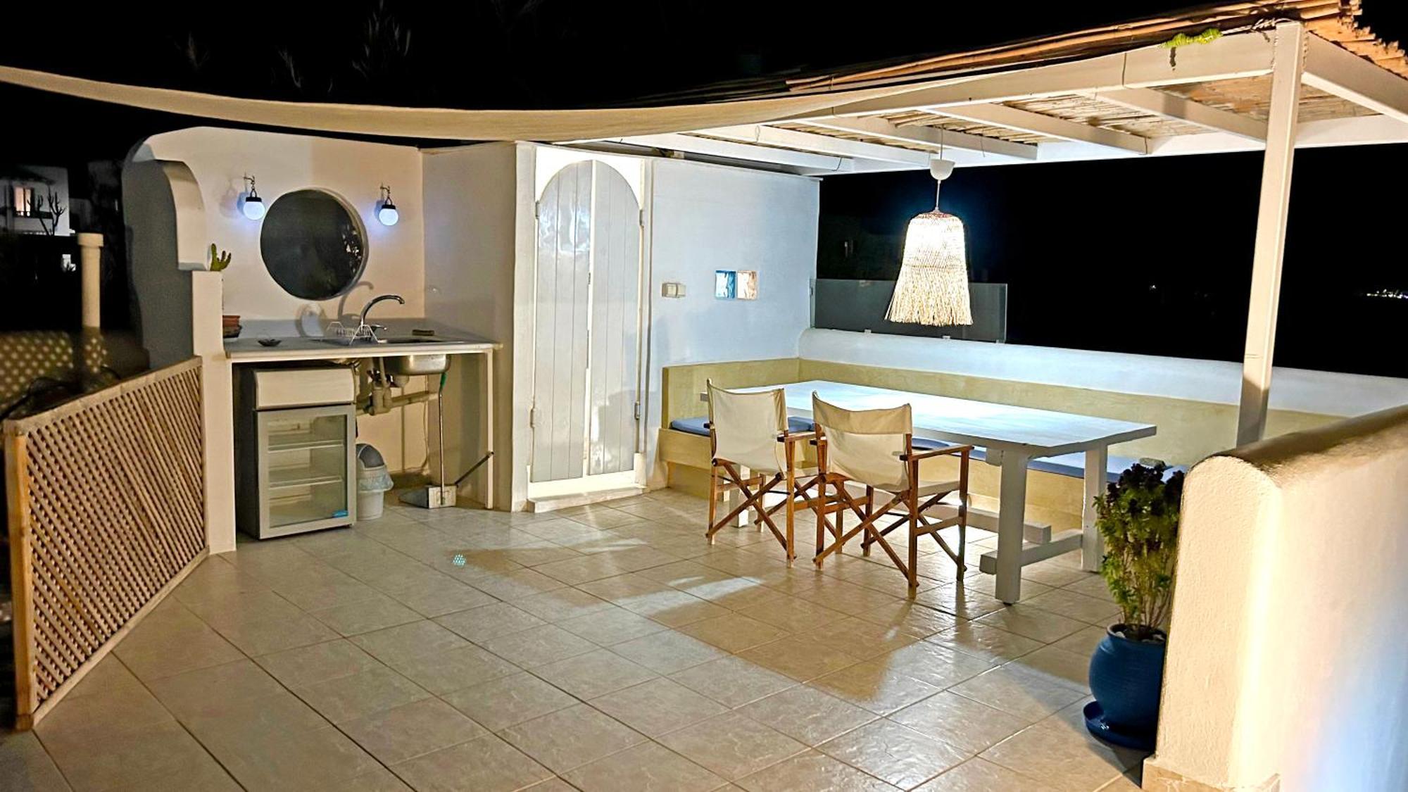 Villa Danae - Seaside Villa With Pool & Hot Tub Piso Livadi Exterior photo